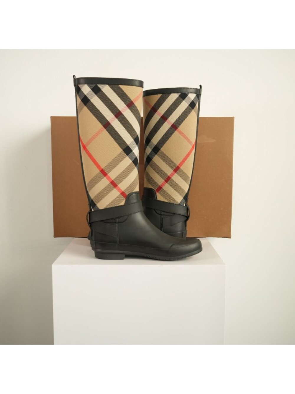 Burberry Simeon Vintage Check Rain Boots Size 37 With Box - Picture 4 of 7